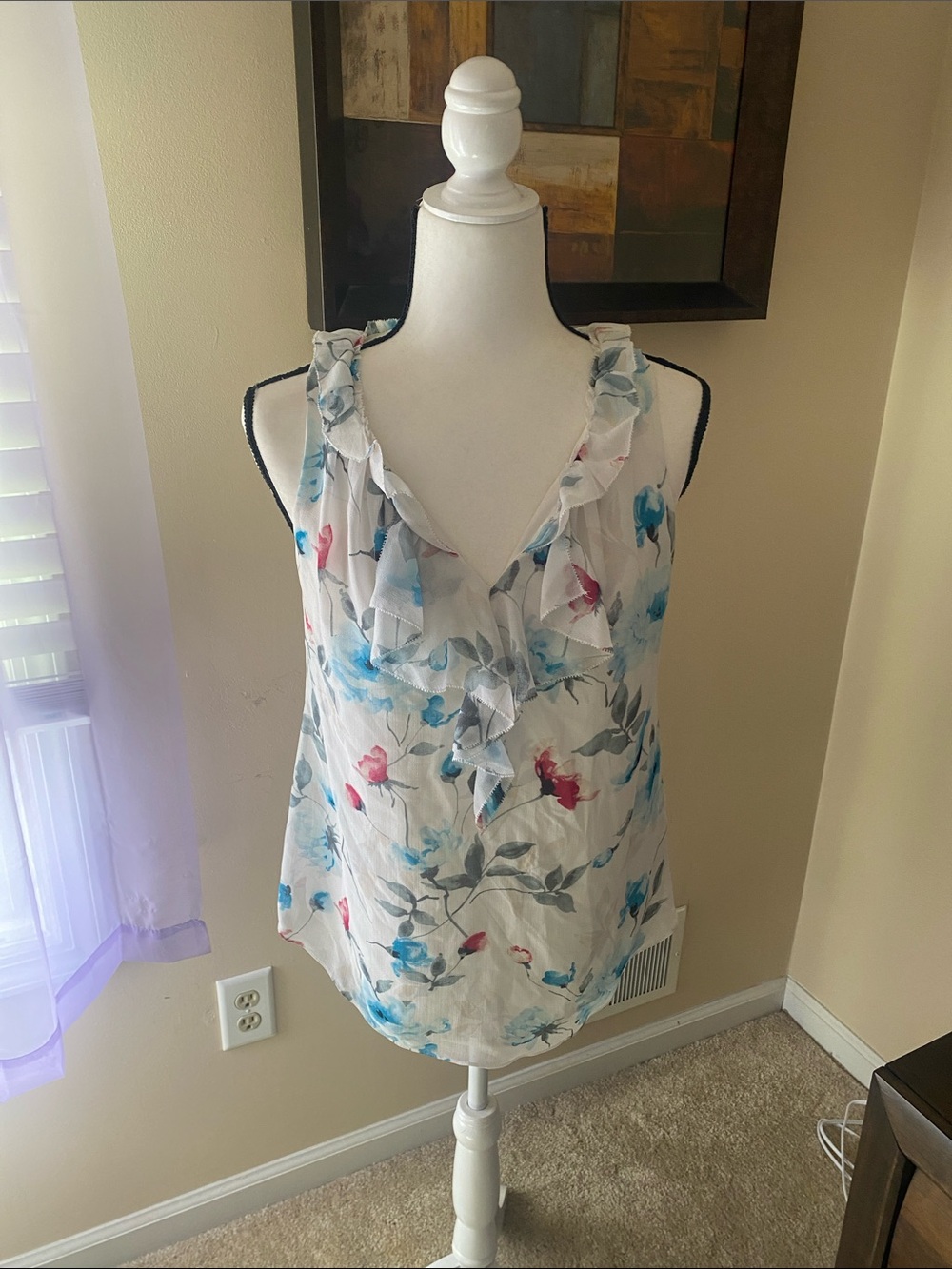 White House Black Market White Floral Ruffled V-Neck Camisole